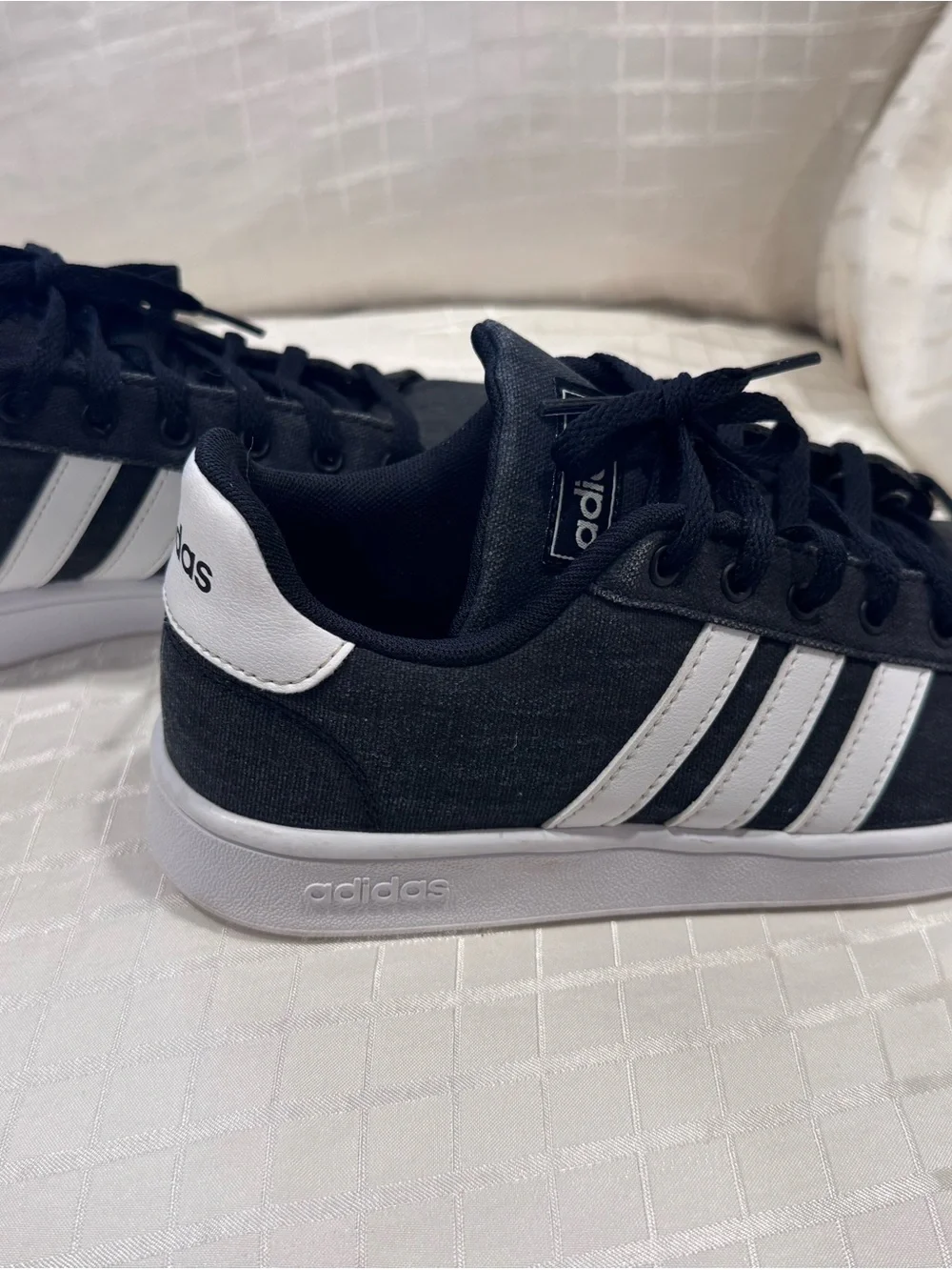 adidas sleek low